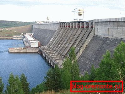 Primer ogromne hidravlične strukture. Primer ogromne hidravlične strukture.