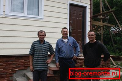 Postopek se zaključi z namestitvijo dekorativnih in dodatnih elementov. Postopek se zaključi z namestitvijo dekorativnih in dodatnih elementov.