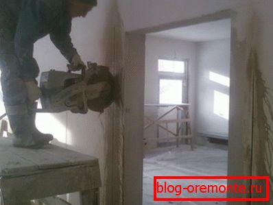 Razširitev vrat v betonsko steno Razširitev vrat v betonsko steno
