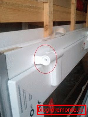 Nastavitev vijaka za dviganje in spuščanje krila prilagoditev vhodnih plastičnih vrat