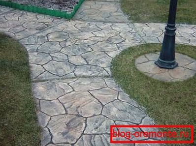 Vrtne poti iz betona - lepe in praktične Vrtne poti iz betona - lepe in praktične