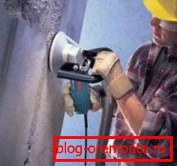 Betonsko brušenje z ročnim strojem Betonsko brušenje z ročnim strojem
