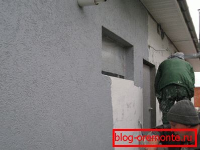 Mavec zanesljivo ščiti zid pred škodljivimi učinki vlage Mavec zanesljivo ščiti zid pred škodljivimi učinki vlage