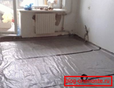 Ustvarjanje hidroizolacije s plastično folijo Ustvarjanje hidroizolacije s plastično folijo