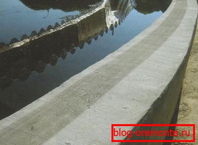 Treba je spomniti, da je beton podvržen tudi koroziji, in slano okolje samo pospeši ta proces. Treba je spomniti, da je beton podvržen tudi koroziji, in slano okolje samo pospeši ta proces.