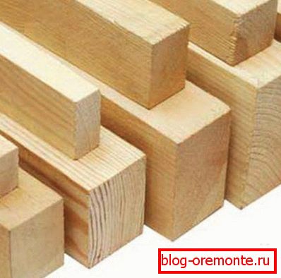 Gradbeni material različnih velikosti. Gradbeni material različnih velikosti.