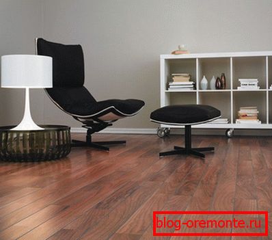 Temni laminatni les