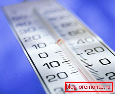 Temperatura betoniranja je pomemben parameter za normalen potek reakcije strjevanja zmesi. Temperatura betoniranja je pomemben parameter za normalen potek reakcije strjevanja zmesi.