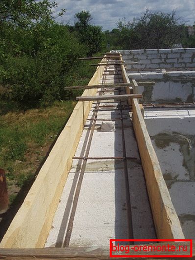 Tipična izdelava armaturnih pasov z lesenim opažom Tipična izdelava armaturnih pasov z lesenim opažom