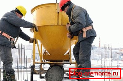 Utrjevanje betonskega kamna nastane zaradi kemične interakcije njegovih komponent. Utrjevanje betonskega kamna nastane zaradi kemične interakcije njegovih komponent.