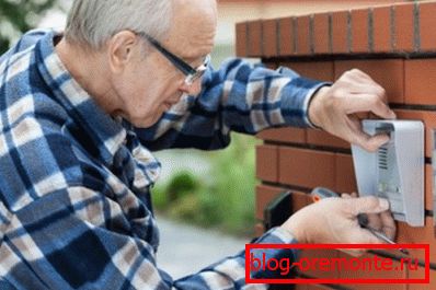 Namestitev уличного звонка на шурупы Namestitev уличного звонка на шурупы