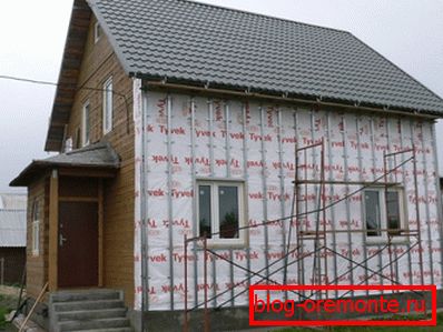Izolacija mora biti zunanja in prepustnost hlapov ni manjša od sten. Izolacija mora biti zunanja in prepustnost hlapov ni manjša od sten.