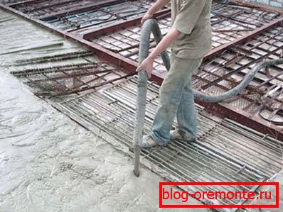 Visoka mobilnost kompozicije omogoča uporabo posebnih postaj za njeno namestitev ali uporabo bolj praktičnih načinov krmljenja do višine Visoka mobilnost kompozicije omogoča uporabo posebnih postaj za njeno namestitev ali uporabo bolj praktičnih načinov krmljenja do višine