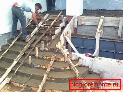 Nalivanje betonske verande. Nalivanje betonske verande.
