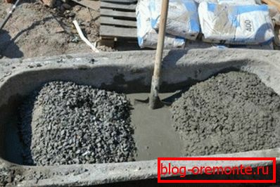 Betonsko gnetenje z roko. Betonsko gnetenje z roko.