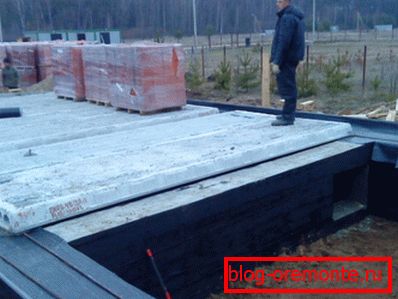 Armirane betonske votle plošče kot del temeljev prihodnjega doma Armirane betonske votle plošče kot del temeljev prihodnjega doma