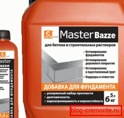 Tekoči kompleksni modifikator za malte. Tekoči kompleksni modifikator za malte.