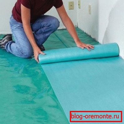 Zvočna izolacijska podlaga na betonskem podu pod laminatom Zvočna izolacijska podlaga na betonskem podu pod laminatom